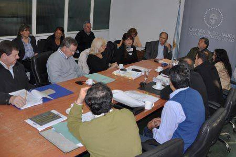 Diputados trabajan en descomprimir causas del Estado provincial en curso judicial