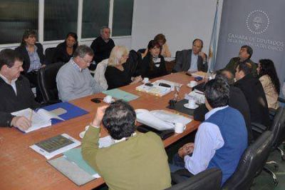 Diputados trabajan en descomprimir causas del Estado provincial en curso judicial