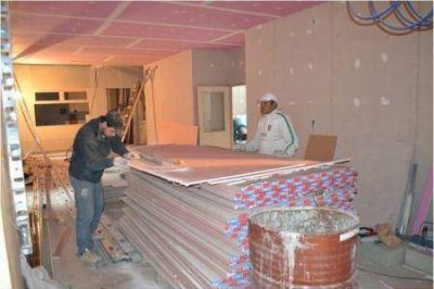 R�os verific� avances de la obra del ex Banco Santa Cruz