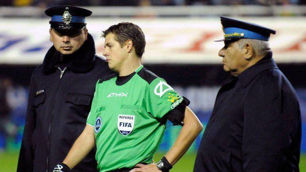  Pese a la pol�mica, Delfino ser� el �rbitro del supercl�sico