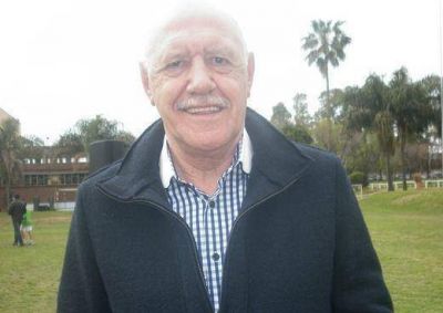 Luis Acu�a: �Los que cumplimos un ciclo estamos dispuestos a dar un paso al costado�