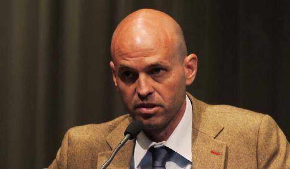 Quieren interpelar a Guillermo Dietrich