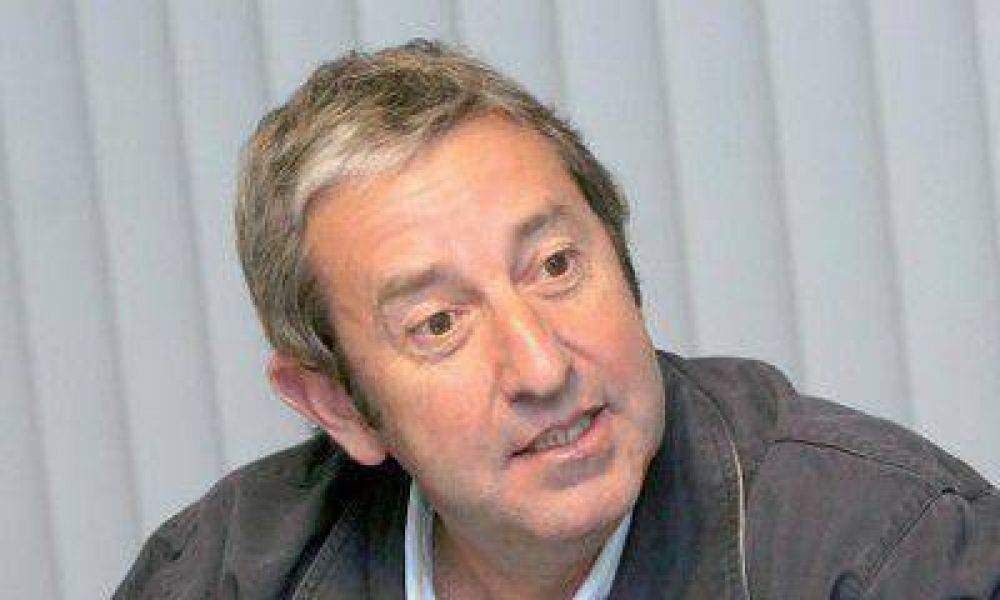 Julio Cobos se nacionaliza: recibe a Prat Gay y Fern�ndez Meijide y sale de gira
