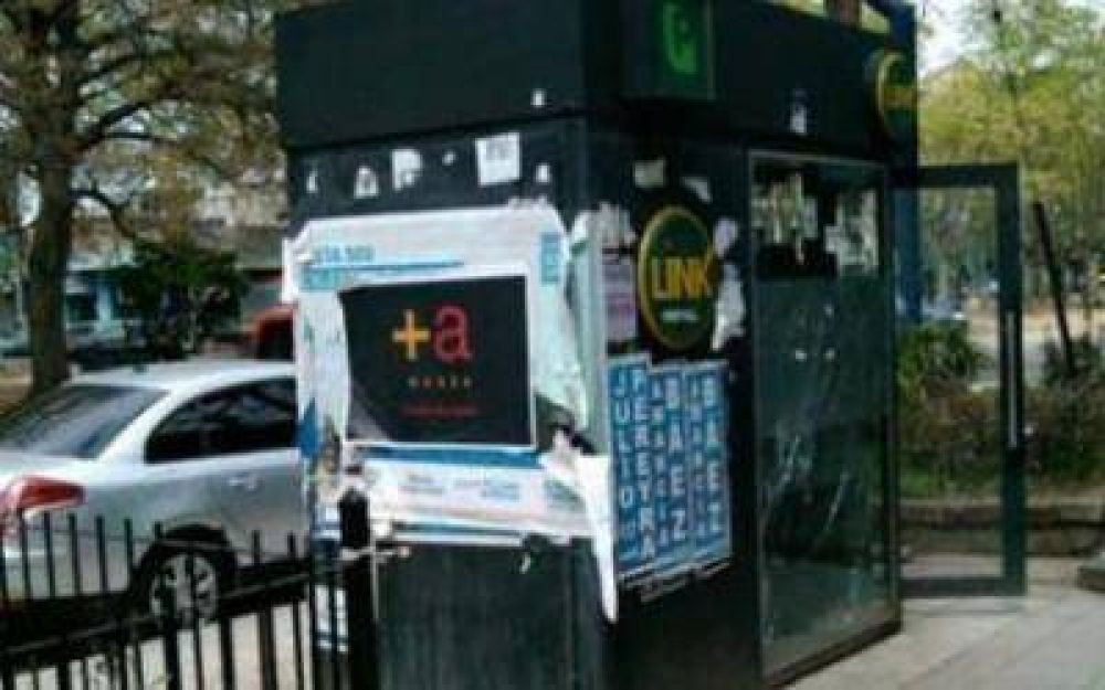Florencio Varela: Vaciaron cajero autom�tico frente a una comisar�a
