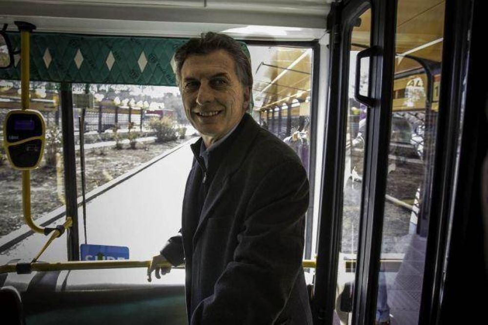 Macri quiere hacer dos Metrobuses m�s antes de 2015