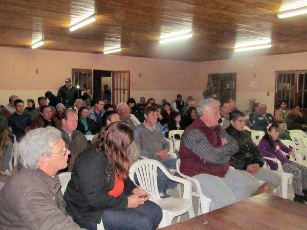 Piden asistencia ante la mortandad de animales por la sequ�a en Villa Angela