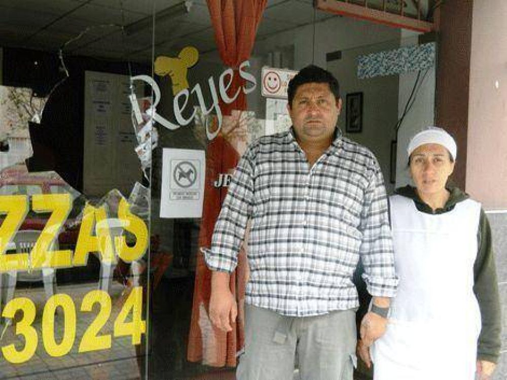 Denuncian da�os en una rotiser�a y pizzer�a 