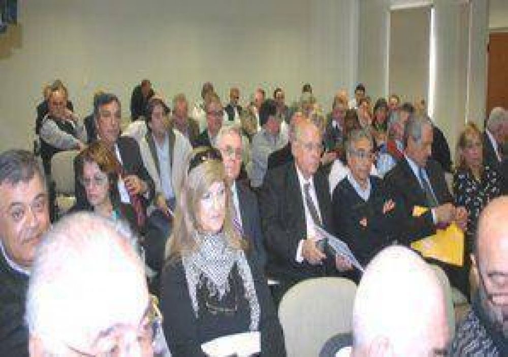 M�s de cien m�dicos bonaerenses se dieron cita en la ciudad