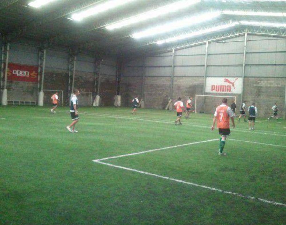 Kimberley hizo f�tbol bajo techo
