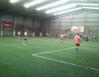 Kimberley hizo f�tbol bajo techo