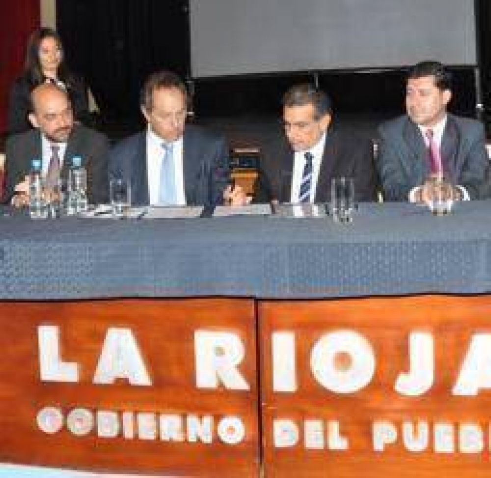 Scioli pas� por La Rioja, banc� a CFK y pidi� votar por el oficialismo