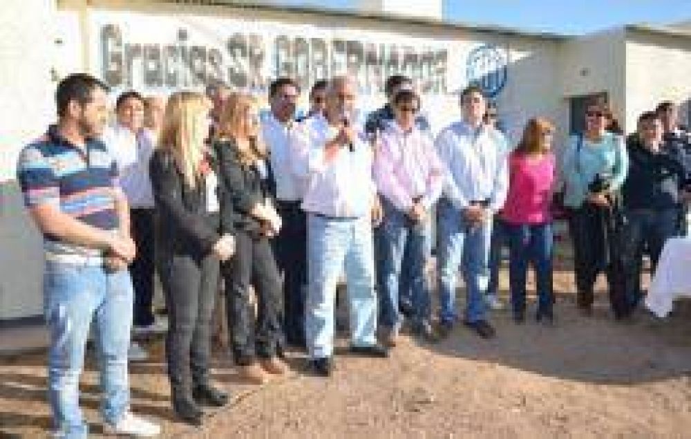 La CGT moyanista se muestra aliada a la �Casa de las Tejas�
