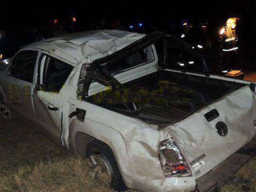 Un hombre muri� tras volcar y quedar atrapado en una camioneta 