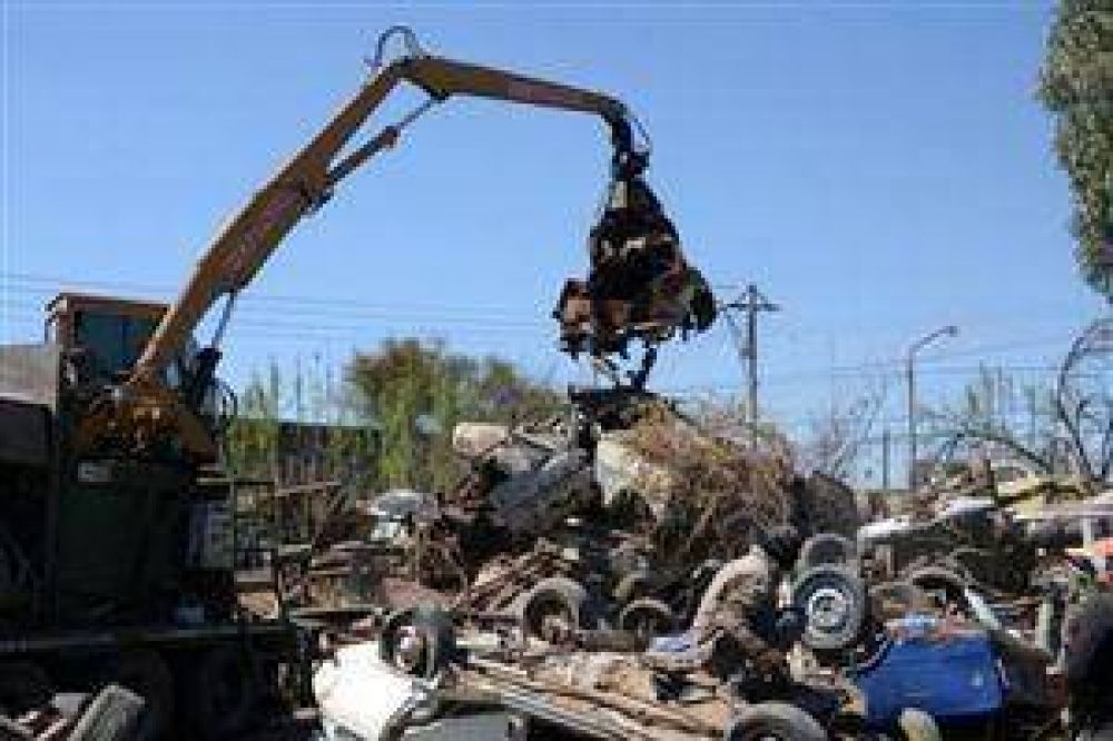 La municipalidad compact� 500 toneladas de chatarra