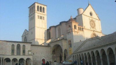 R�cord de peregrinos a As�s en espera del Papa