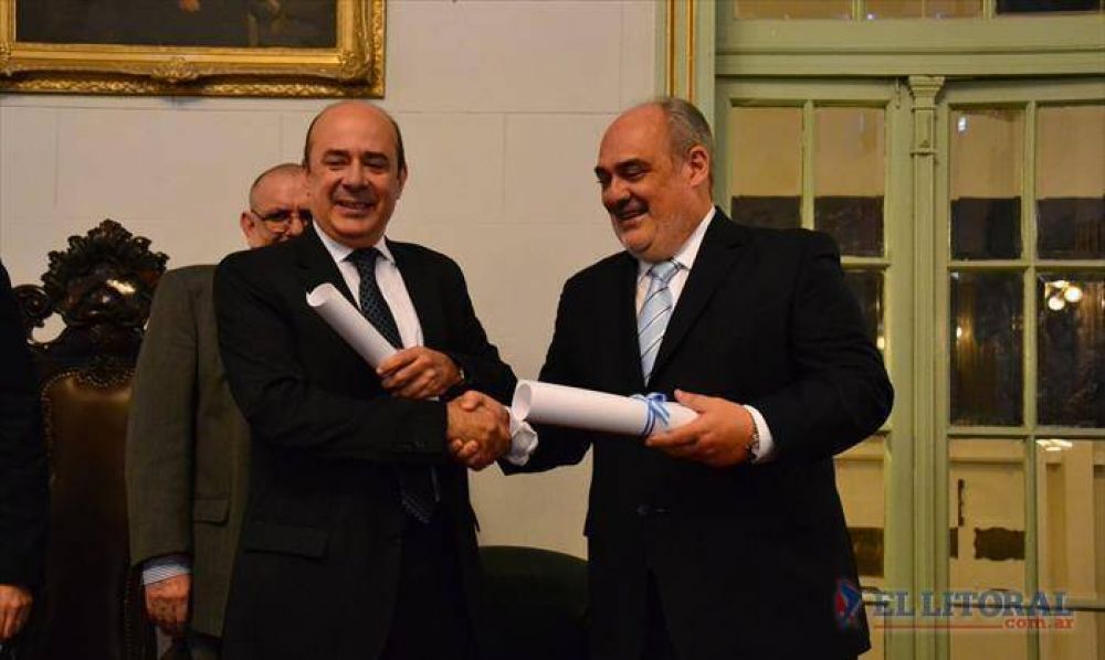 Con el diploma de gobernador reelecto, Colombi vaticin� cambios tras el 27-0