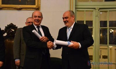 Con el diploma de gobernador reelecto, Colombi vaticin� cambios tras el 27-0