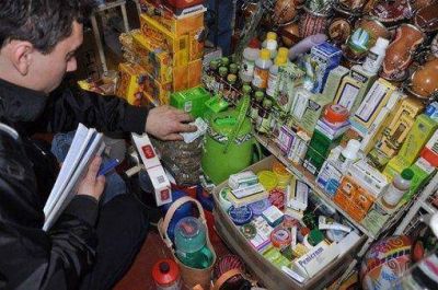 Decomisaron antigripales prohibidos en puestos de venta de las dos Placitas
