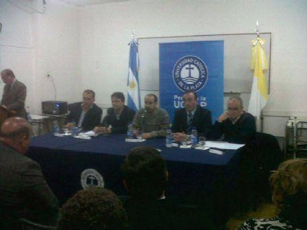 Candidatos a concejales debatieron en la UCALP sobre autonom�a municipal, desarrollo social y participaci�n ciudadana