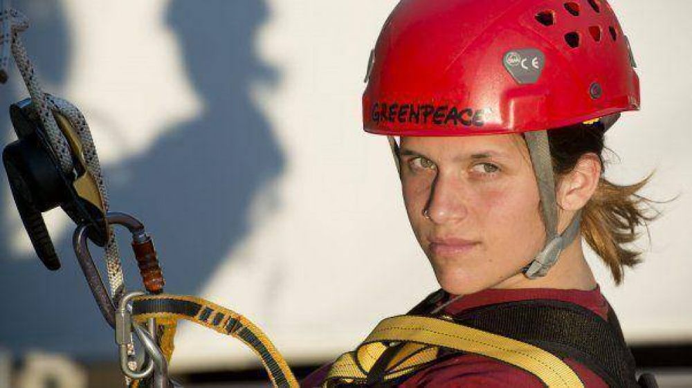 Acusan formalmente de pirata a Camila Speziale