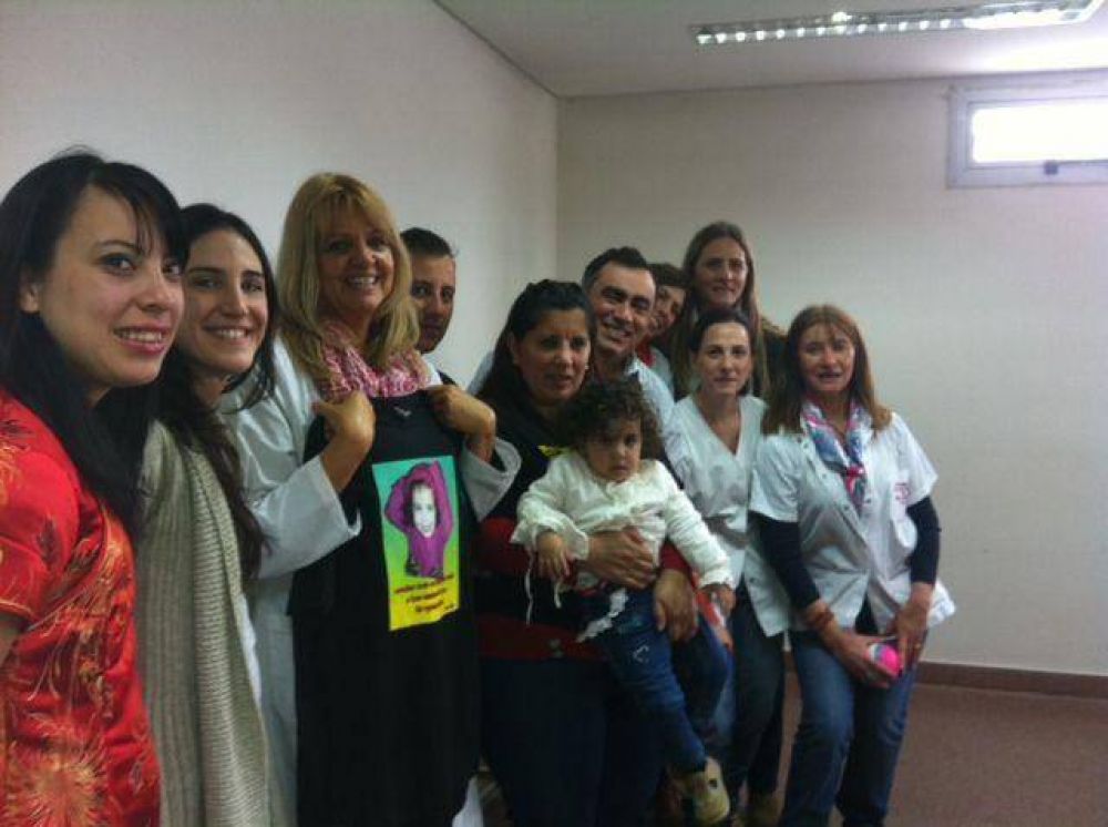 UNA BEBA VOLVER� A O�R TRAS ACTIVACI�N DE UN IMPLANTE COCLEAR BILATERAL EN EL HOSPITAL EL CRUCE