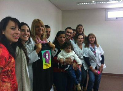 UNA BEBA VOLVER� A O�R TRAS ACTIVACI�N DE UN IMPLANTE COCLEAR BILATERAL EN EL HOSPITAL EL CRUCE