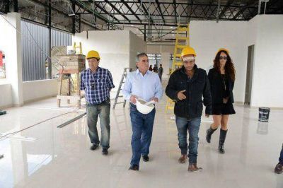 Cariglino recorri� la obra del Polideportivo de Villa de Mayo
