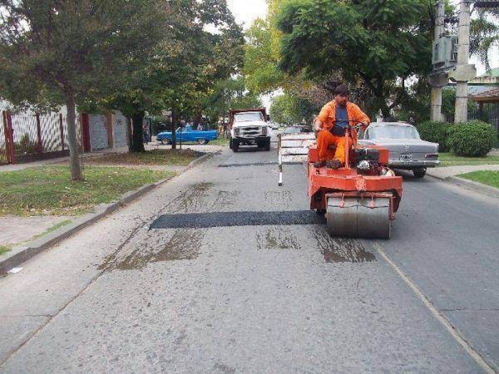 Almirante Brown: Mantenimiento vial en Burzaco y Solano