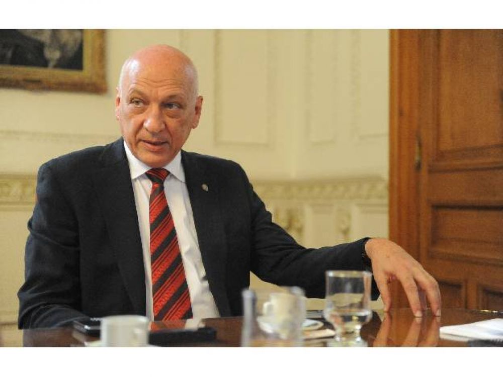 Bonfatti: "Algunos se oponen a la reforma porque les cuesta caminar y masticar chicle al mismo tiempo"