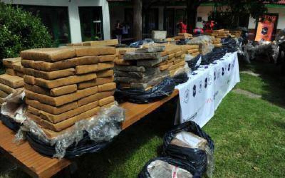 Golpe al narcotr�fico: Secuestraron una tonelada de marihuana en Lima