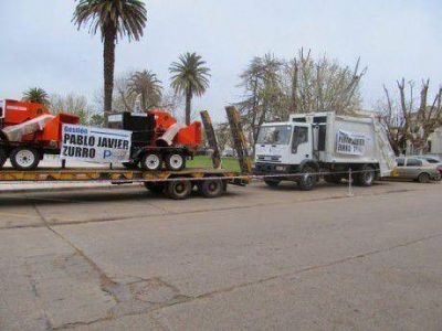El gobierno nacional entreg� maquinar�as y un cami�n al municipio de Pehuaj�