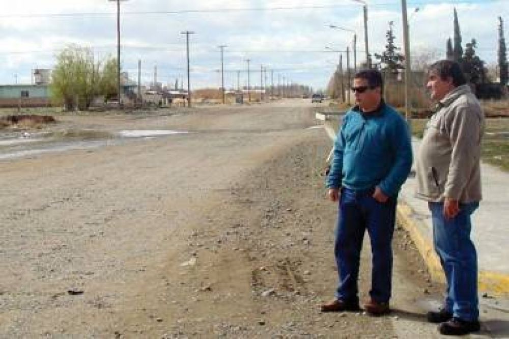 Vialidad Provincial pavimentar� importante avenida en Sarmiento