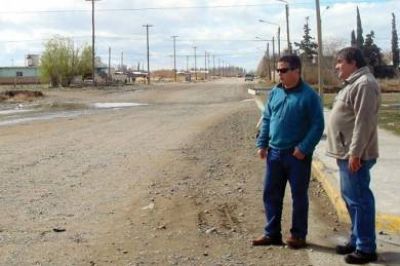 Vialidad Provincial pavimentar� importante avenida en Sarmiento