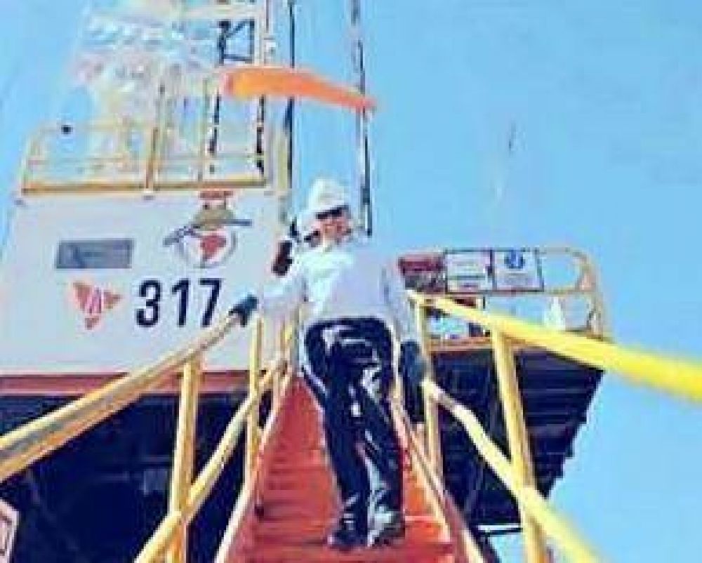 Sapag: "Se van a explotar 7 pozos nuevos en Aguada del Cha�ar"