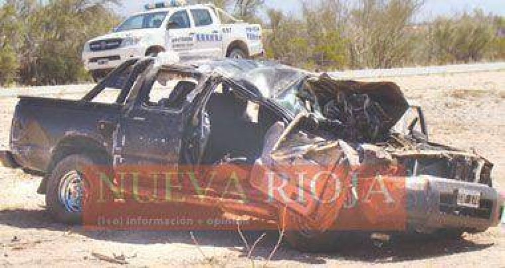 Muri� al volcar la camioneta y ya son 76 las v�ctimas por accidentes