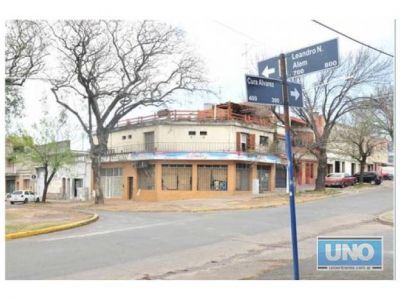 Peritaron a un colectivo por el choque y muerte del indigente