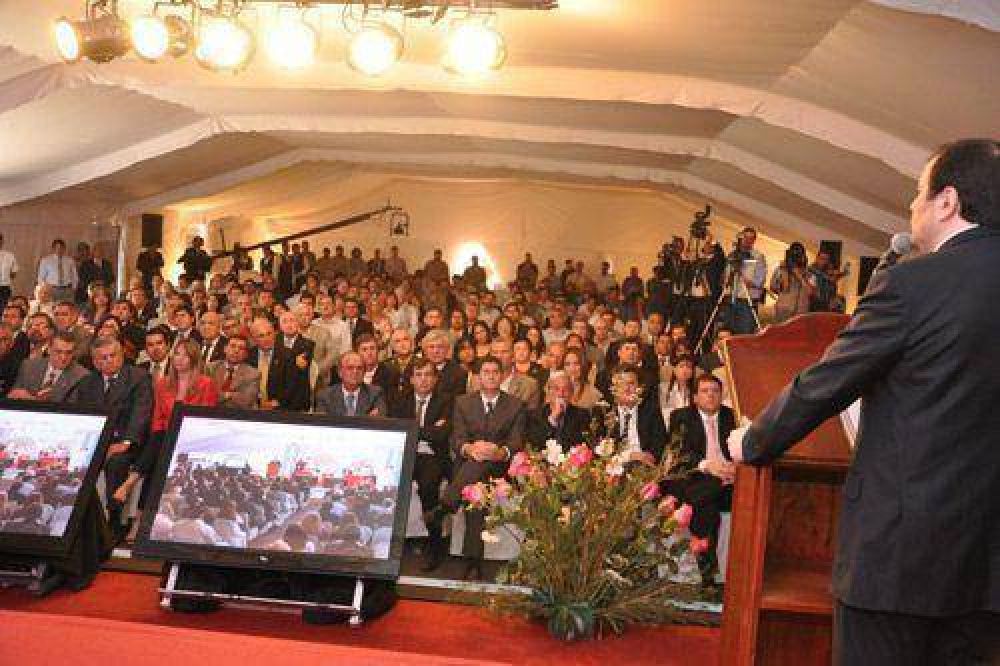 Con la presencia de Daniel Cameron se re�ne en Las Termas el Consejo de Energ�a