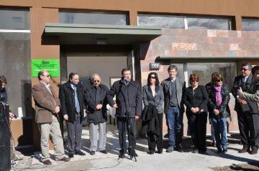 Inauguraci�n y anuncio de m�s viviendas