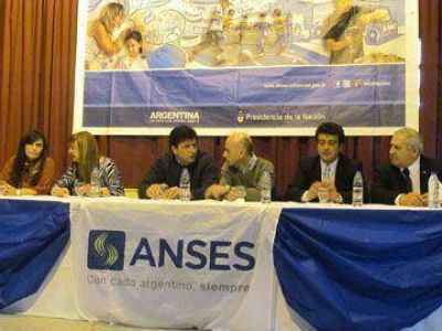 Entregaron 553 netbooks en Puerto Deseado