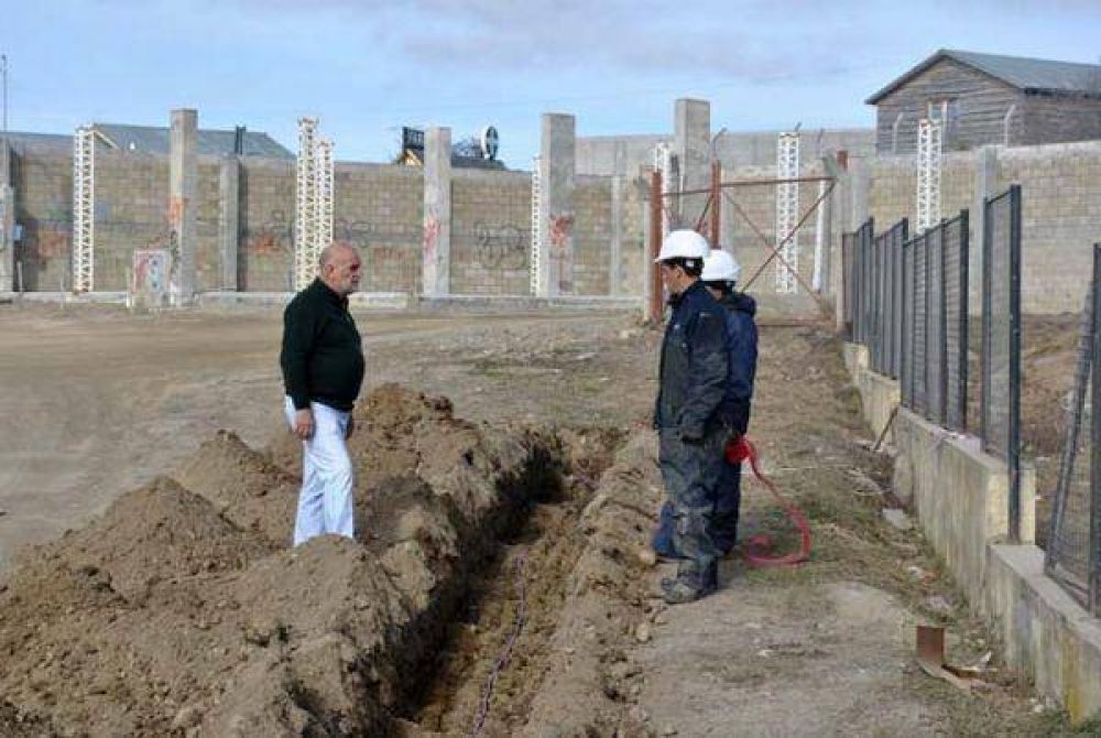 Inicio de obras de iluminaci�n en Tolhuin