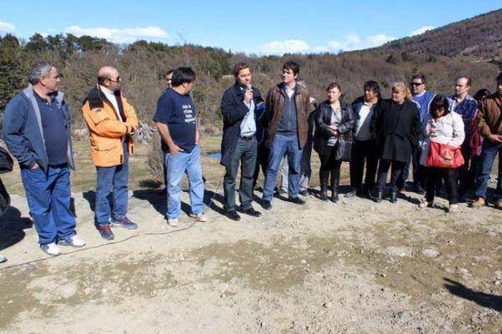 Sciurano asisti� al acto por el comienzo de la construcci�n de las 128 viviendas de ATE