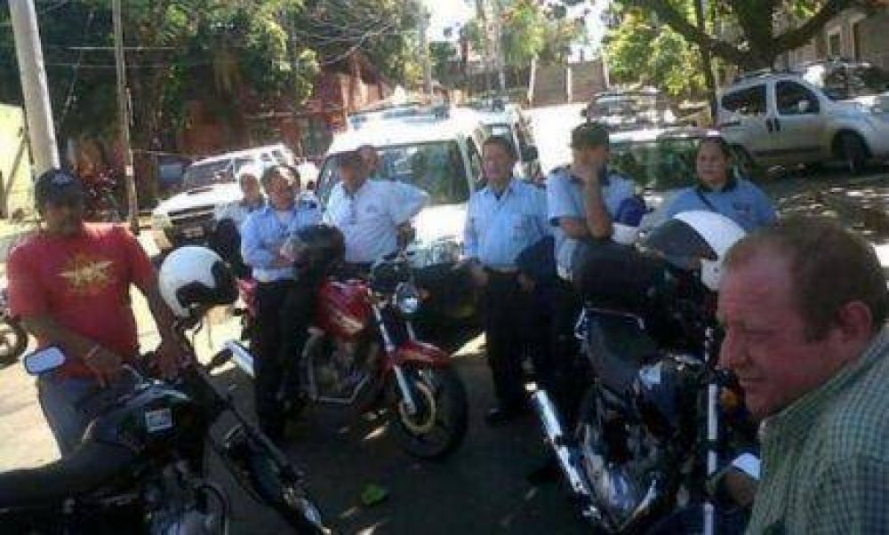 Empleados de Direcci�n de Tr�nsito piden renuncia del director