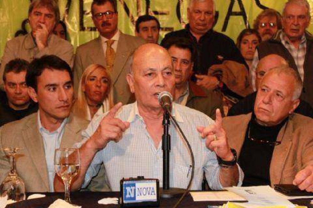 El temor del "Momo" Venegas a terminar preso si no consigue su banca de diputado