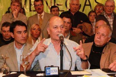 El temor del "Momo" Venegas a terminar preso si no consigue su banca de diputado