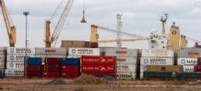 Negocian un cambio de conducci�n en el operador del puerto rosarino 