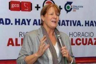 Stolbizer: "La lista de Massa parece un casting de famosos"