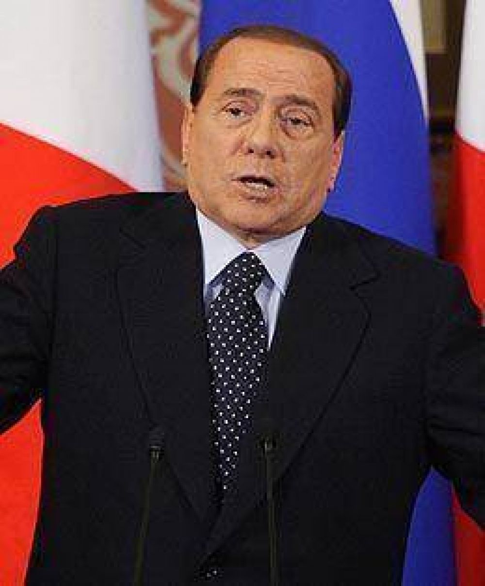 Abogado condenado por recibir sobornos de Berlusconi dice que el premier no le dio el dinero 