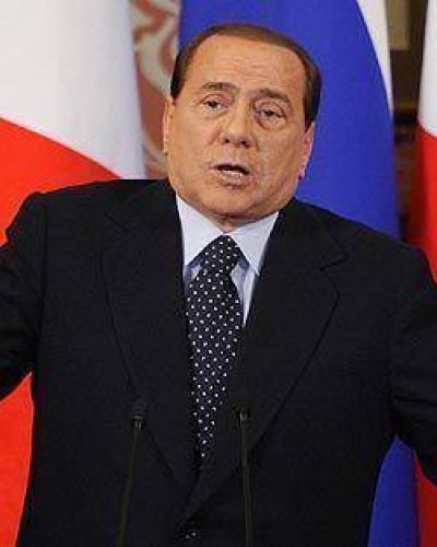 Abogado condenado por recibir sobornos de Berlusconi dice que el premier no le dio el dinero 