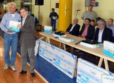Se entregaron 800 �deco� para la TDA gratuita