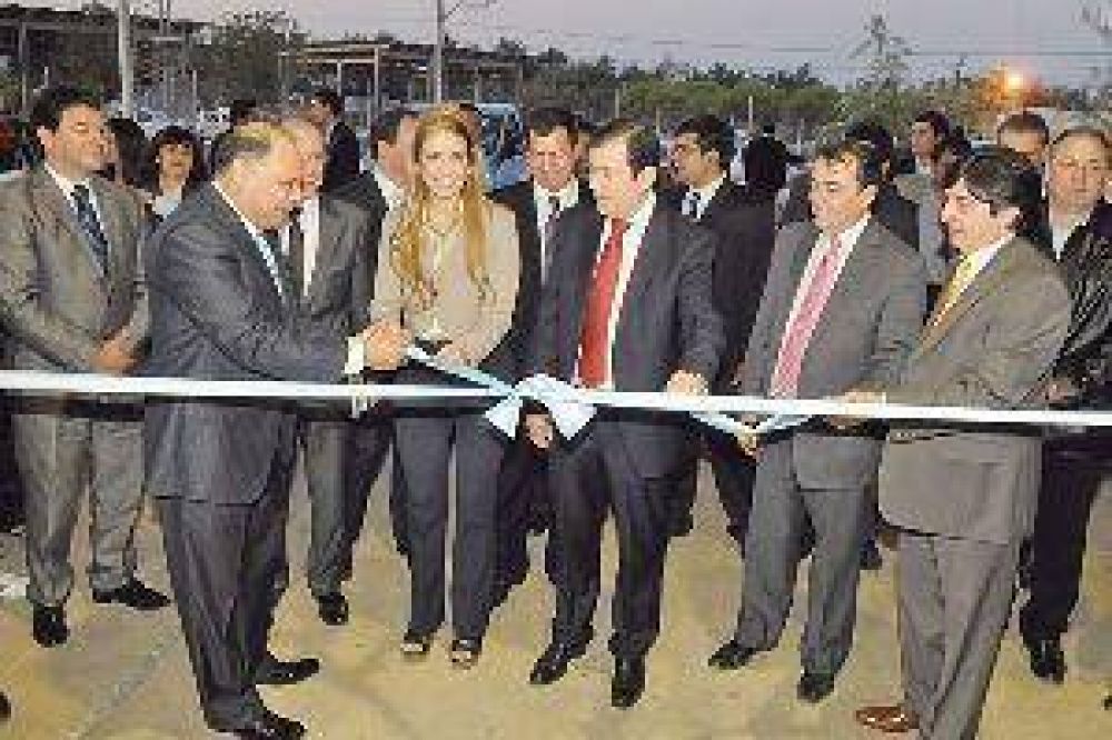 Giorgi y Zamora inauguraron cuatro plantas en Santiago con una inversi�n de $ 35 millones